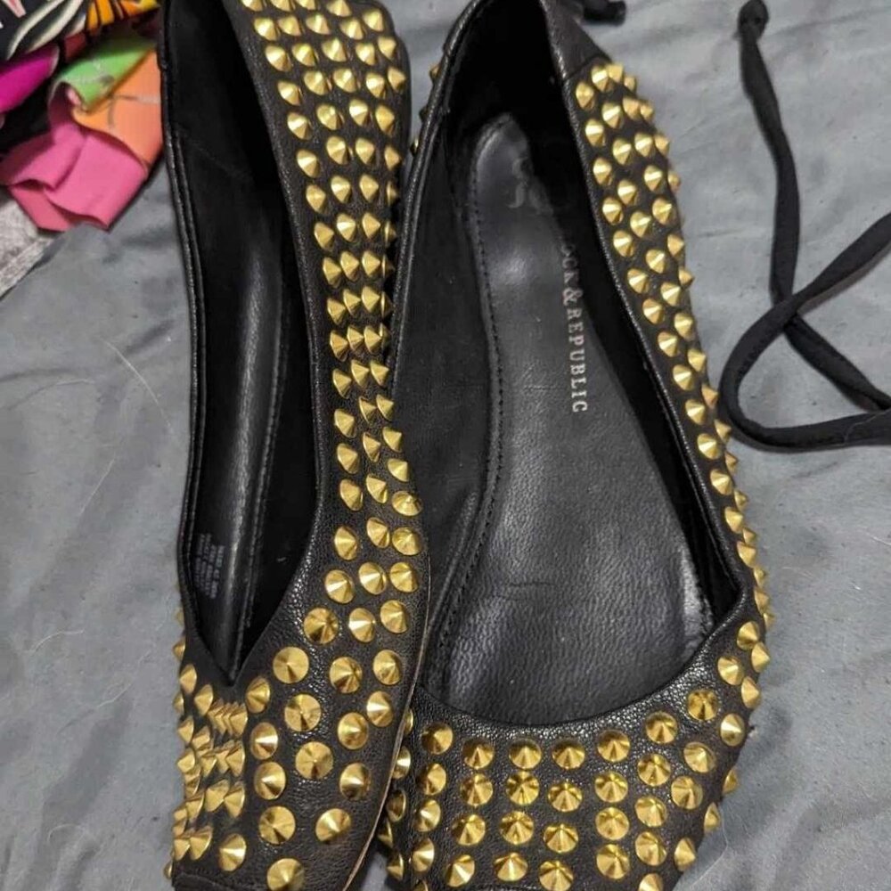 Rock & Republic Gold Studded flats